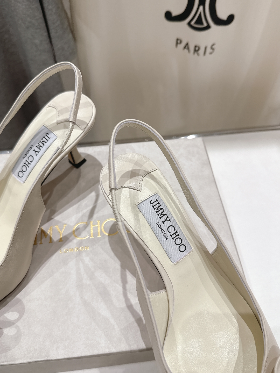 高版本出厂
  JIMMY CHOO*｜JC/吉米周2025ss夏季新款尖头高跟凉鞋

原版套楦，完美的