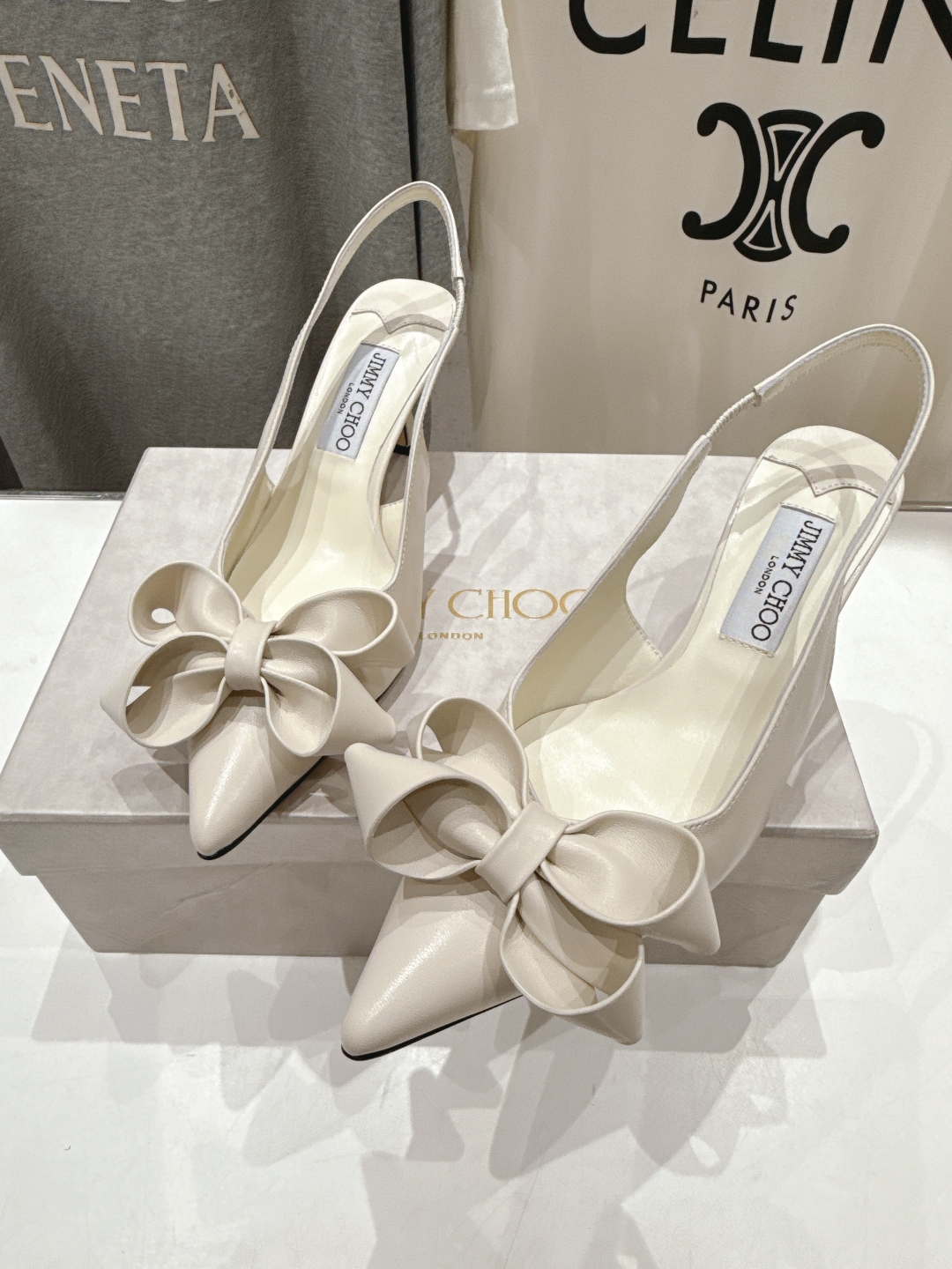 高版本出厂
  JIMMY CHOO*｜JC/吉米周2025ss夏季新款尖头高跟凉鞋

原版套楦，完美的