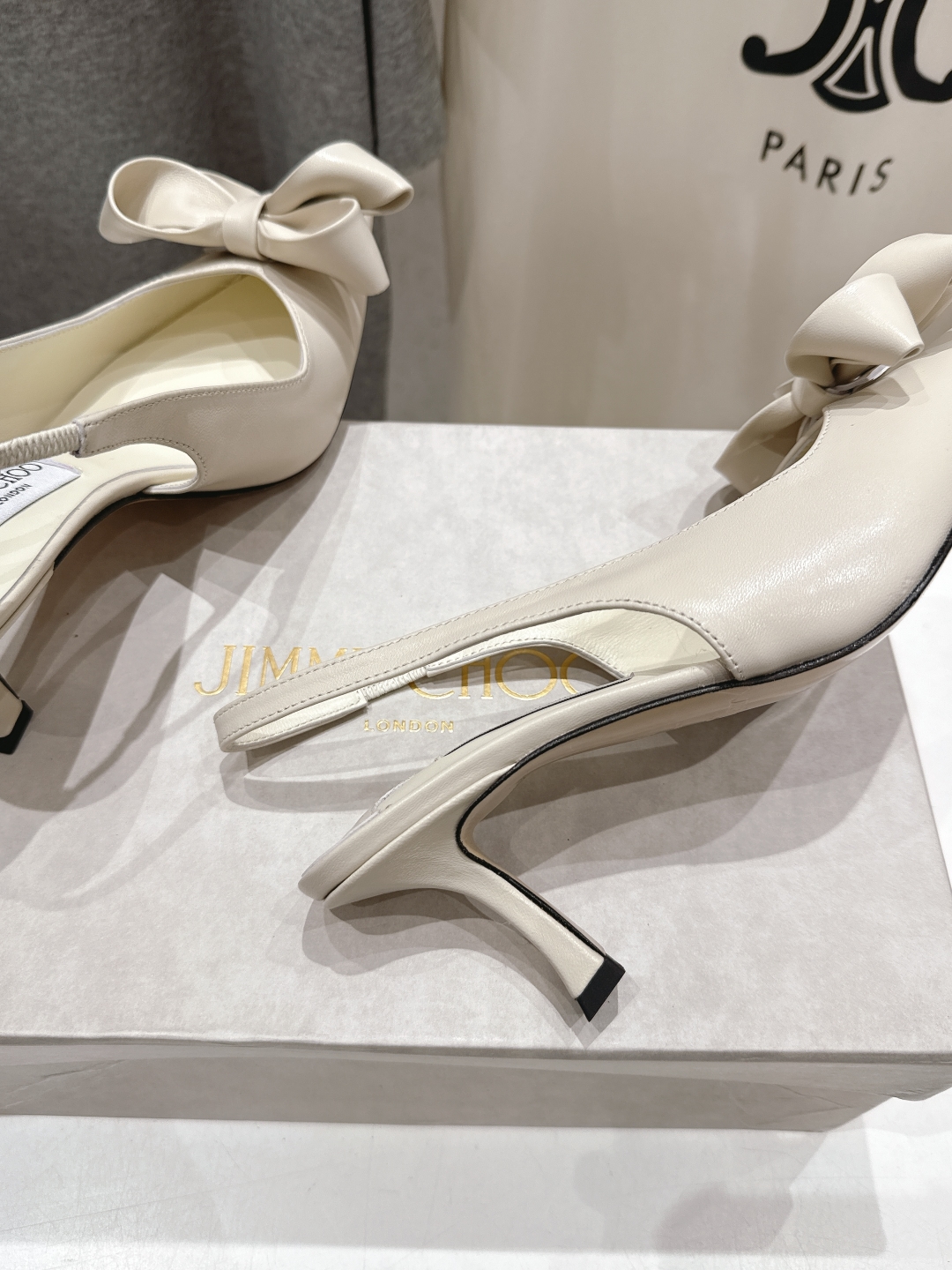 高版本出厂
  JIMMY CHOO*｜JC/吉米周2025ss夏季新款尖头高跟凉鞋

原版套楦，完美的