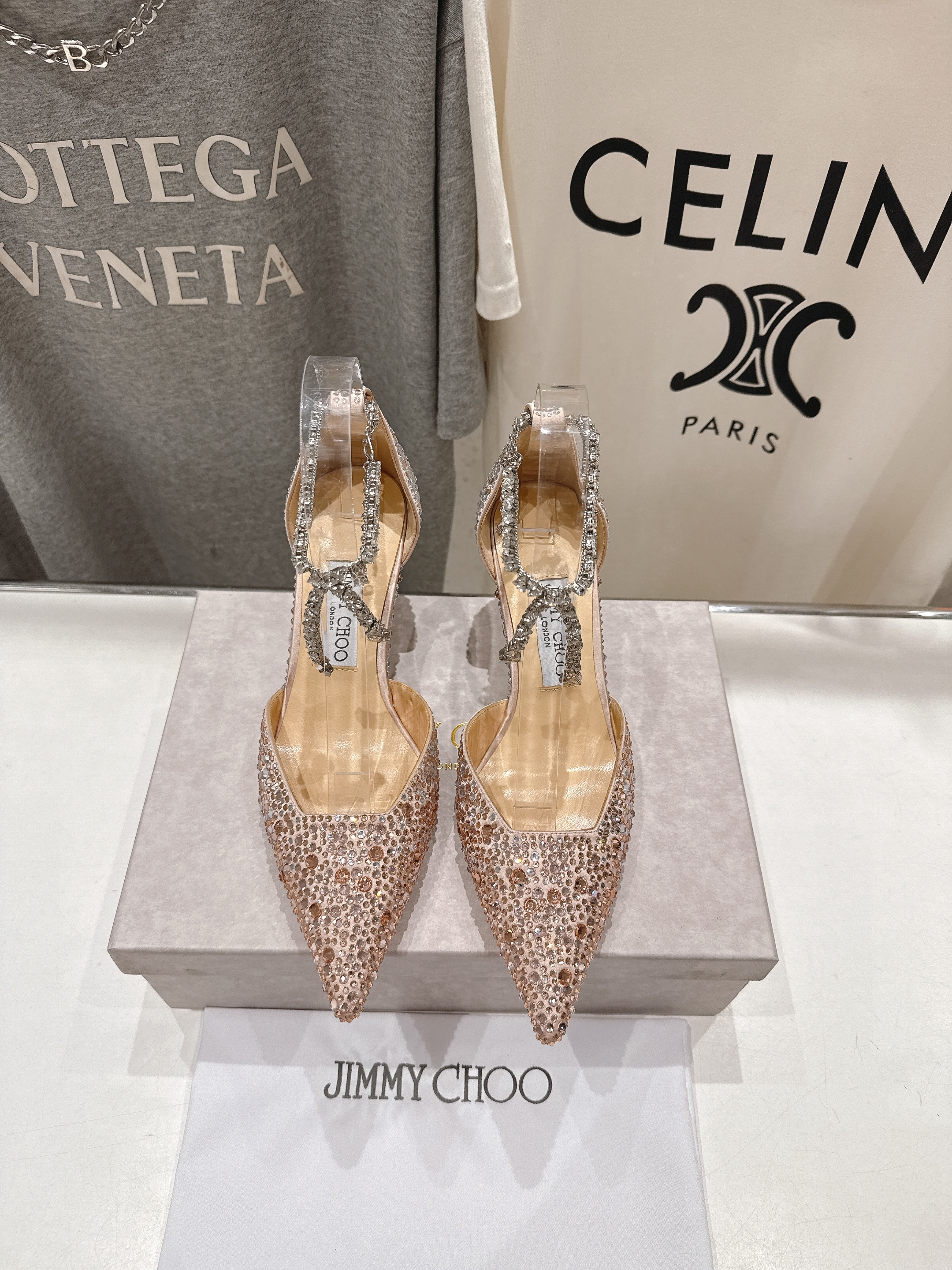 高版本出厂
  JIMMY CHOO*｜JC/吉米周2025ss春夏新款简约尖头链条烫钻高跟鞋单鞋

原
