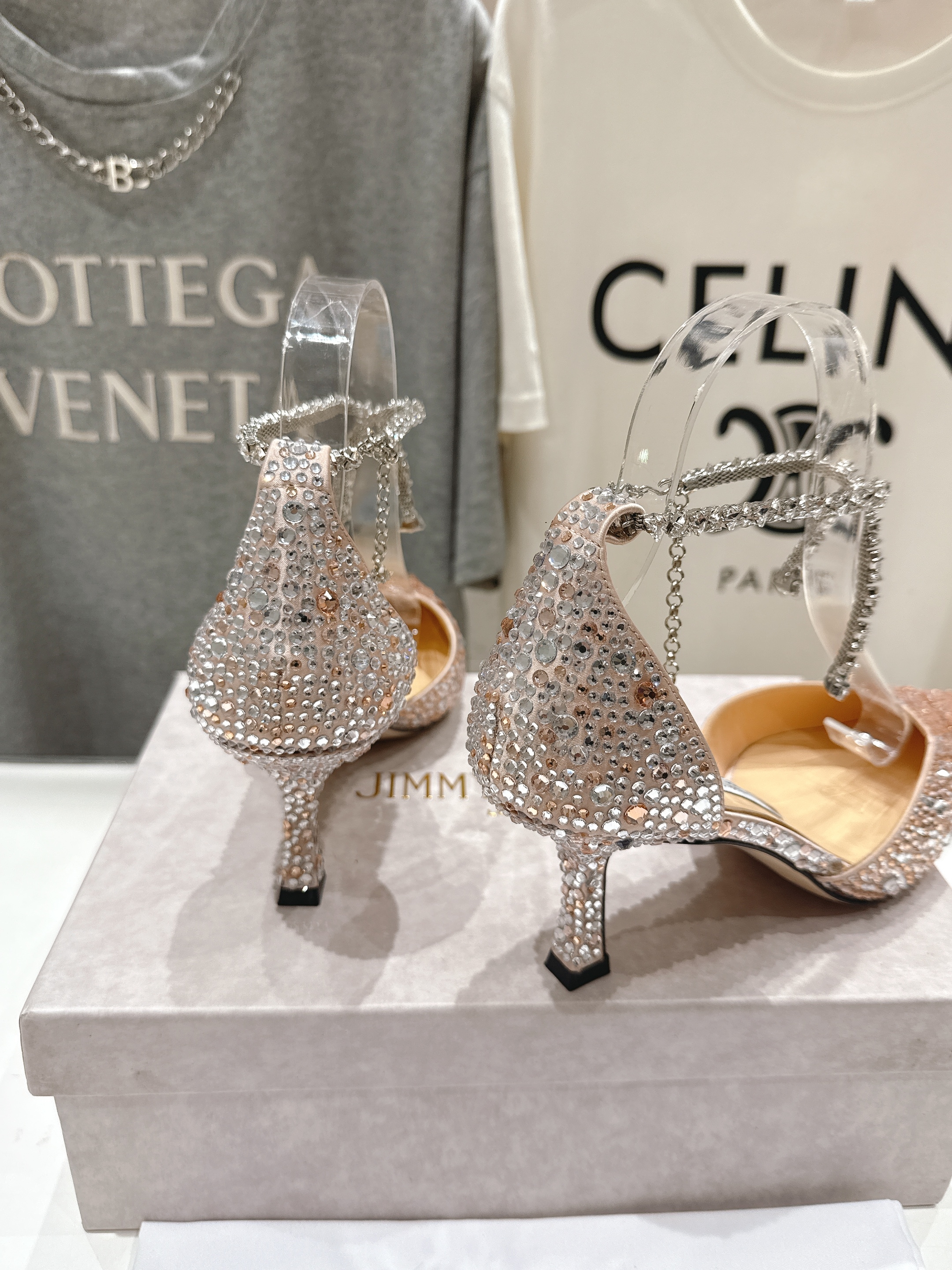 高版本出厂
  JIMMY CHOO*｜JC/吉米周2025ss春夏新款简约尖头链条烫钻高跟鞋单鞋

原