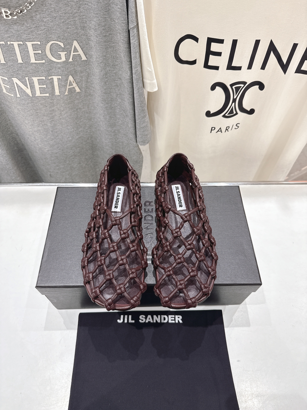 高版本出厂
 JIL SANDER/吉尔桑达 25ss最新编织皮网凉鞋
🩶🤍💛 jennie演唱会穿着用