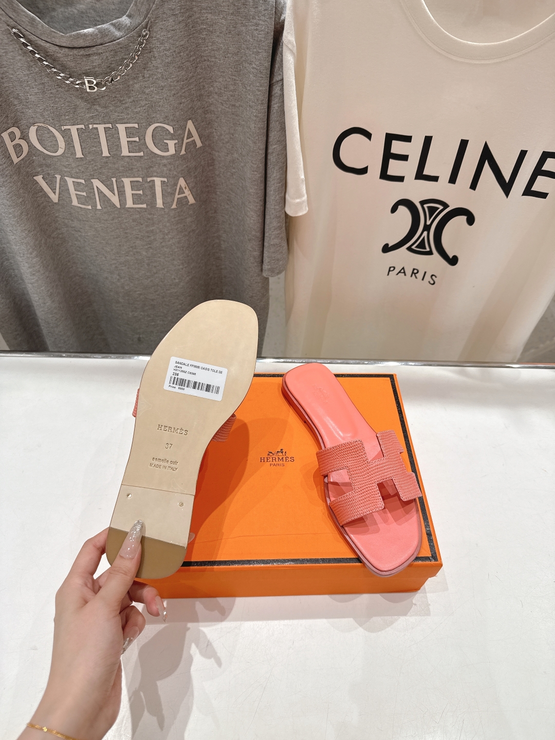 高版本出厂
  HERMES*✈️爱马仕H家2025ss最新升级版经典H拖鞋
🇮🇹度假旅游必备神器#由爱