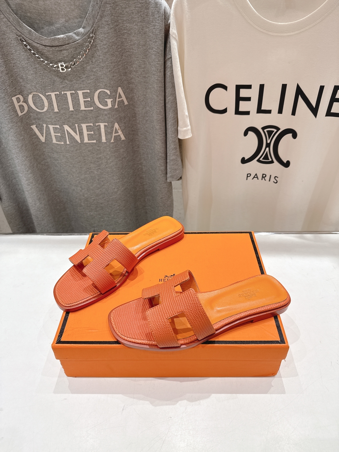 高版本出厂
  HERMES*✈️爱马仕H家2025ss最新升级版经典H拖鞋
🇮🇹度假旅游必备神器#由爱