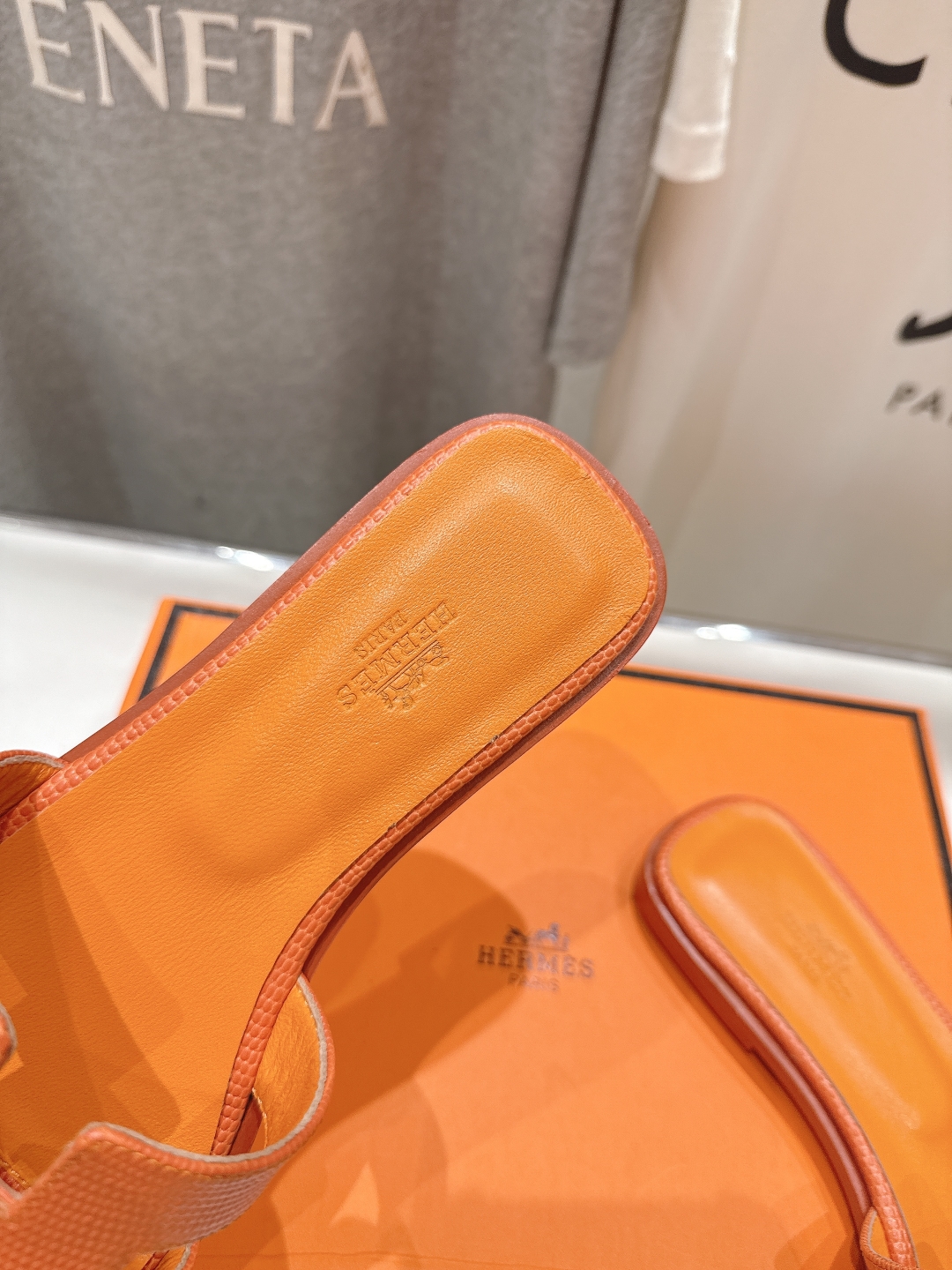 高版本出厂
  HERMES*✈️爱马仕H家2025ss最新升级版经典H拖鞋
🇮🇹度假旅游必备神器#由爱