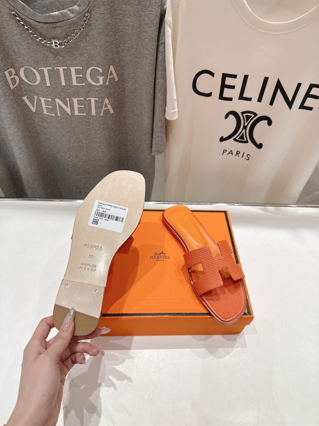 高版本出厂
  HERMES*✈️爱马仕H家2025ss最新升级版经典H拖鞋
🇮🇹度假旅游必备神器#由爱
