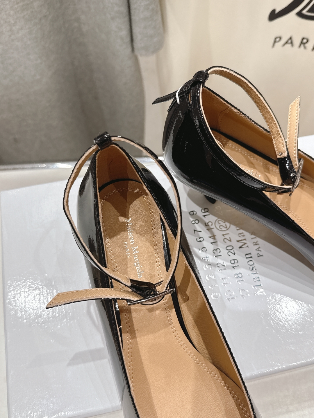 高版本出厂   
  MM6【Maison Martin Margiela】马吉拉2025ss新款仙女风