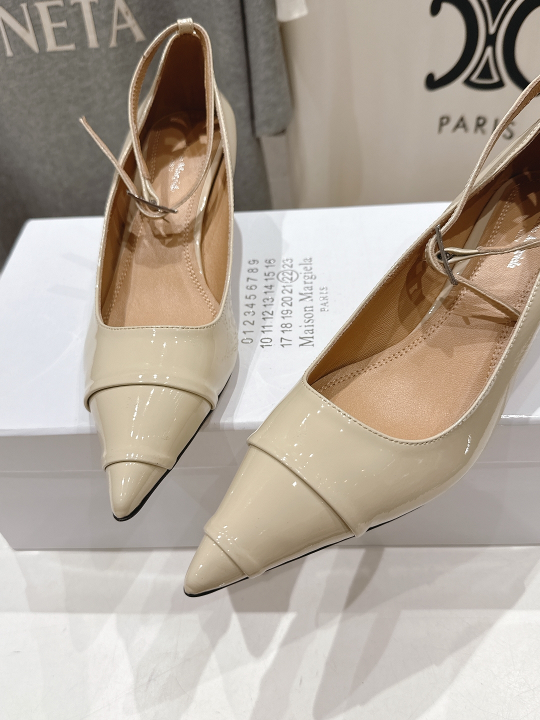 高版本出厂   
  MM6【Maison Martin Margiela】马吉拉2025ss新款仙女风