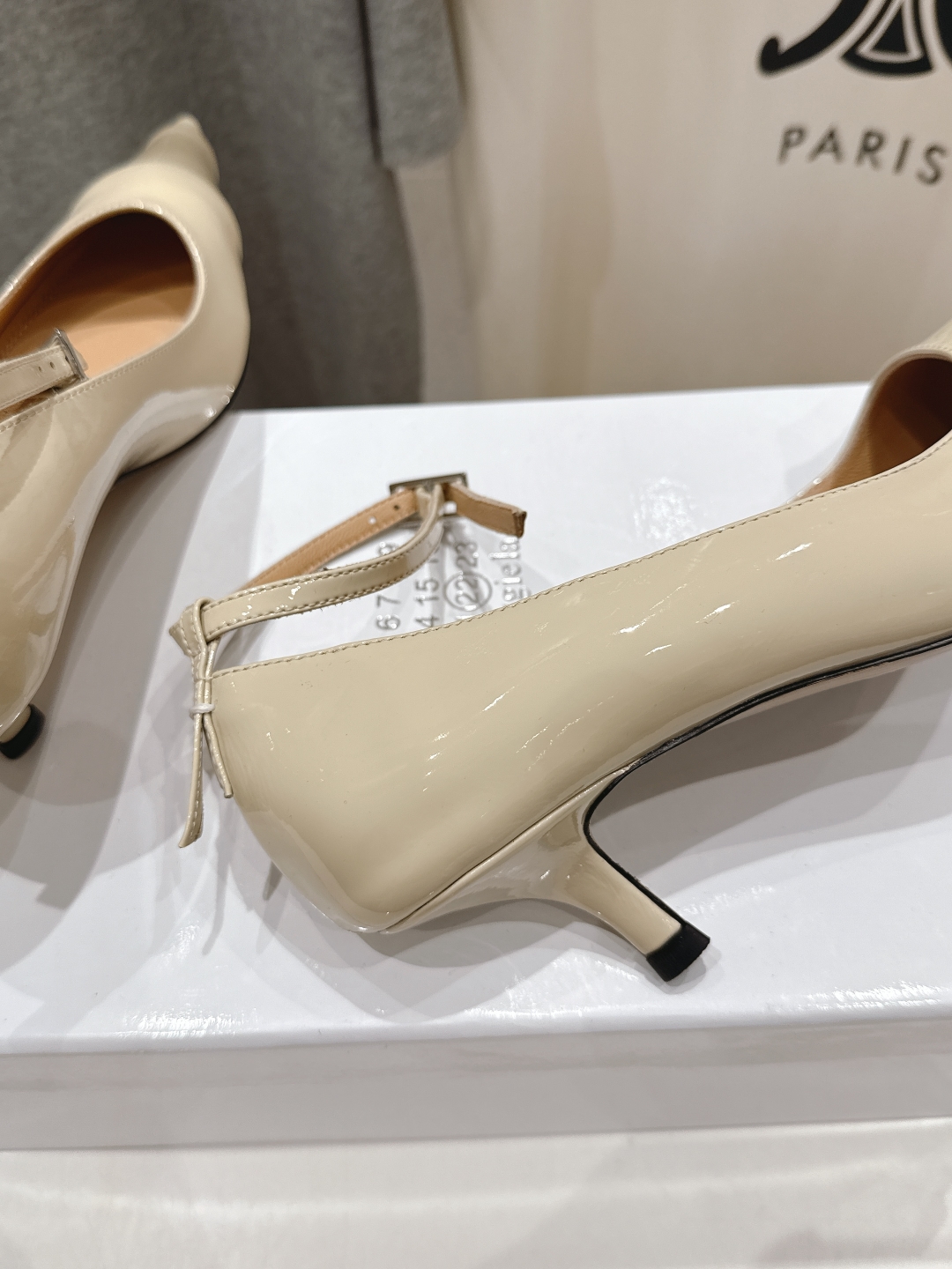 高版本出厂   
  MM6【Maison Martin Margiela】马吉拉2025ss新款仙女风