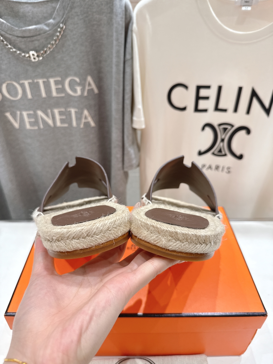 高版本出厂  只有男款
  HERMES*✈️爱马仕H家2025ss最新升级版男款H拖鞋
🇮🇹度假旅游必