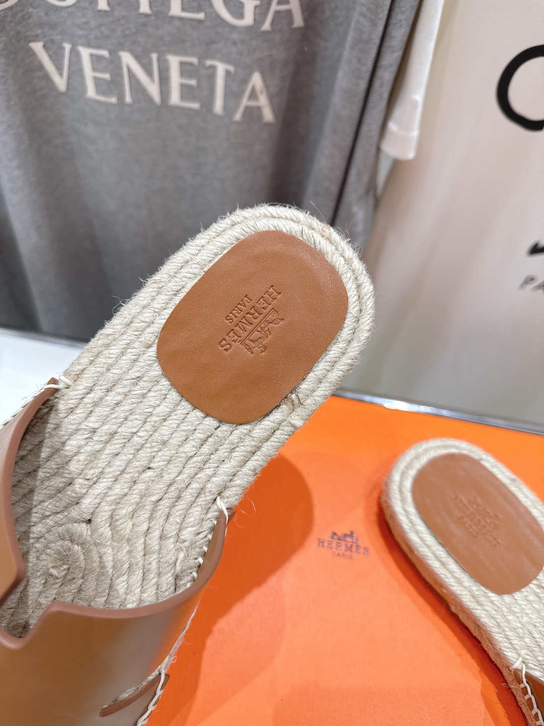 高版本出厂  只有男款
  HERMES*✈️爱马仕H家2025ss最新升级版男款H拖鞋
🇮🇹度假旅游必
