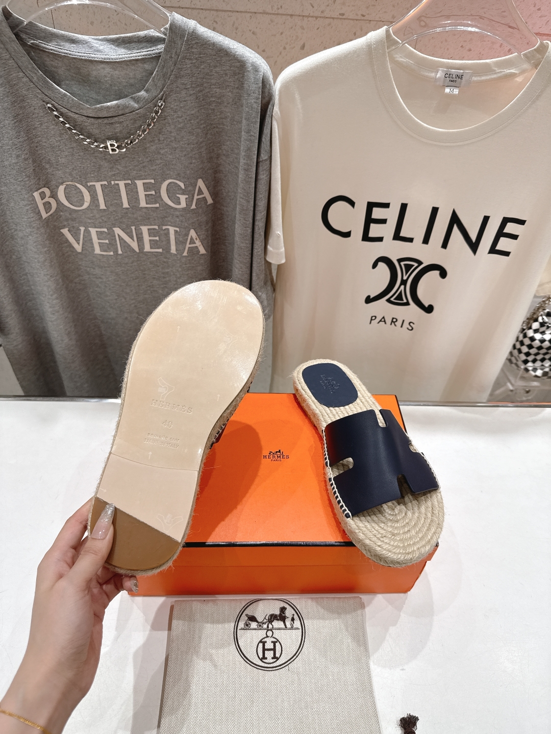 高版本出厂  只有男款
  HERMES*✈️爱马仕H家2025ss最新升级版男款H拖鞋
🇮🇹度假旅游必
