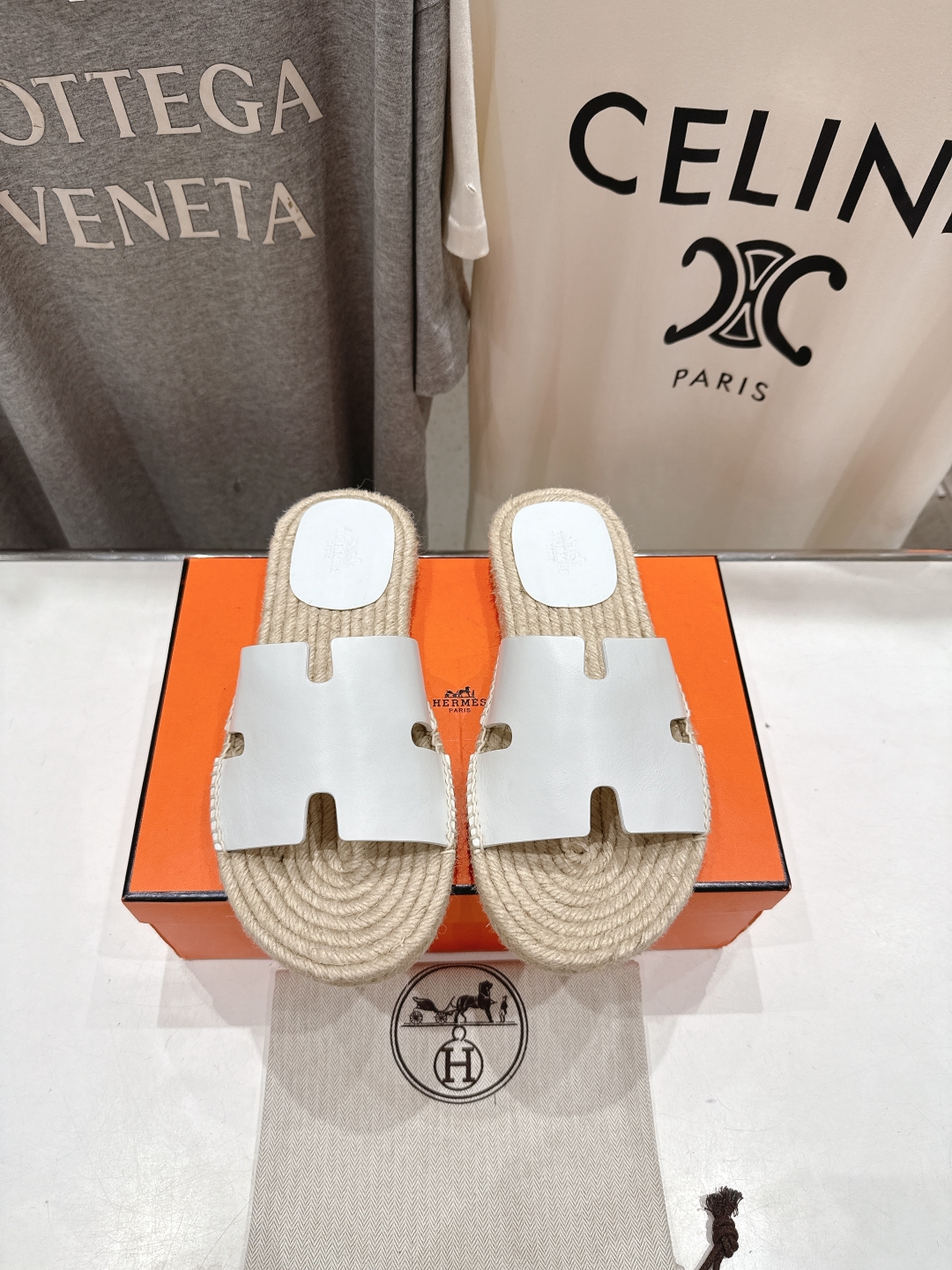 高版本出厂  只有男款
  HERMES*✈️爱马仕H家2025ss最新升级版男款H拖鞋
🇮🇹度假旅游必