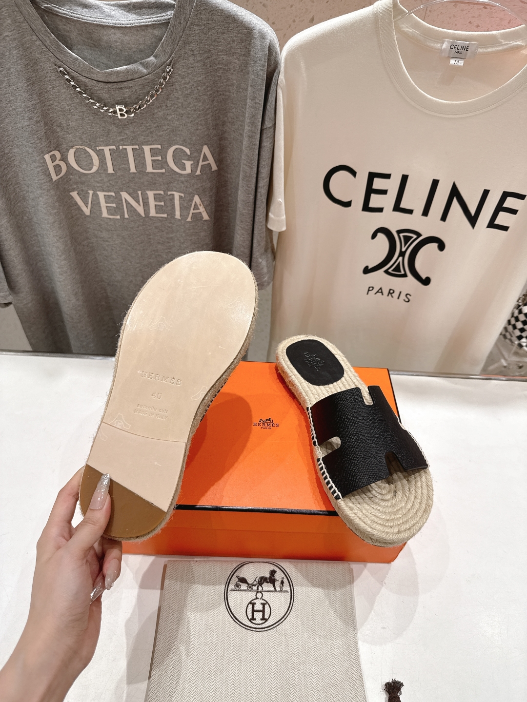 高版本出厂  只有男款
  HERMES*✈️爱马仕H家2025ss最新升级版男款H拖鞋
🇮🇹度假旅游必