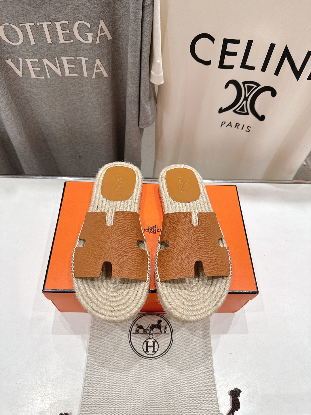 高版本出厂  只有男款
  HERMES*✈️爱马仕H家2025ss最新升级版男款H拖鞋
🇮🇹度假旅游必