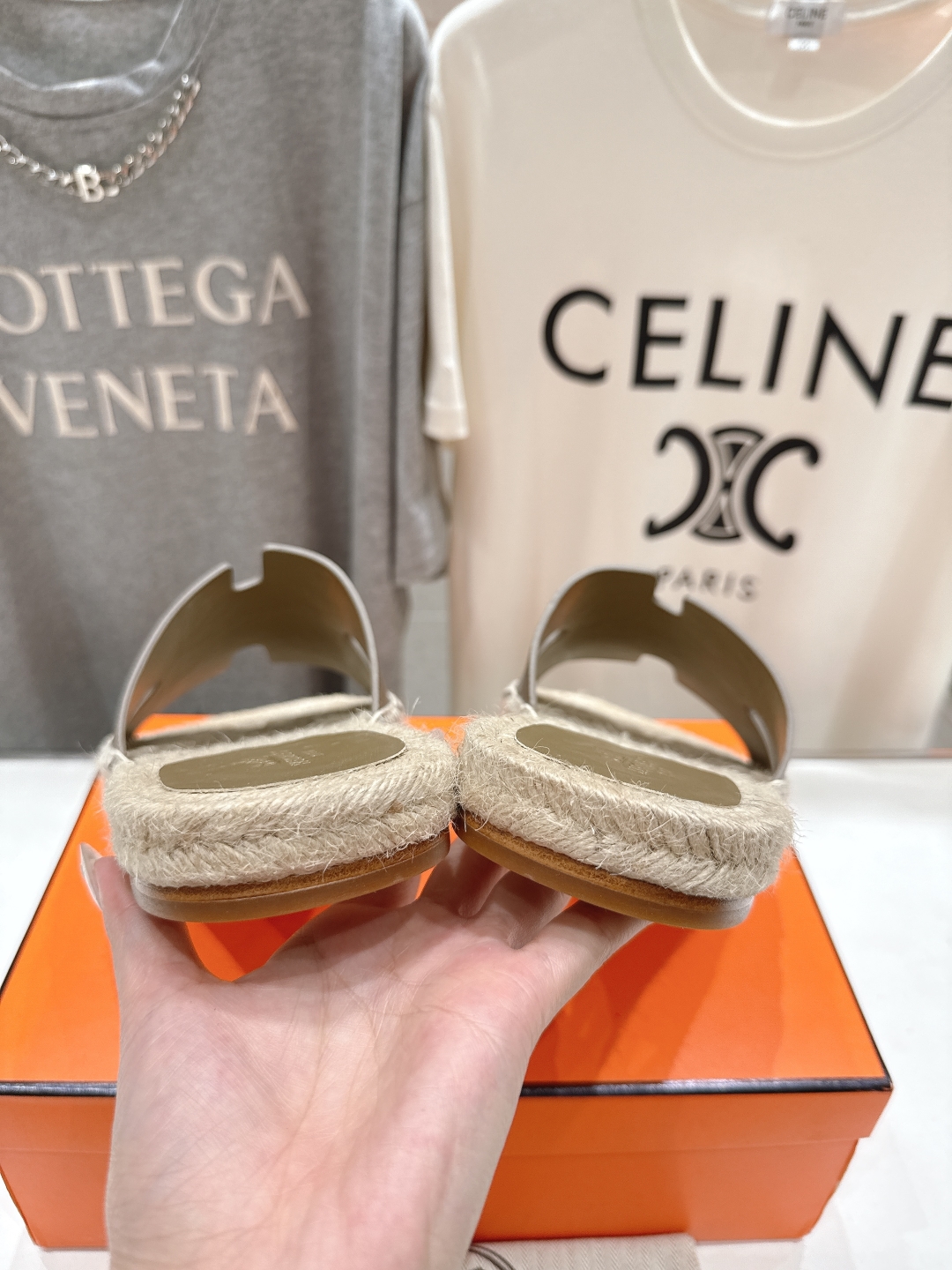高版本出厂  只有男款
  HERMES*✈️爱马仕H家2025ss最新升级版男款H拖鞋
🇮🇹度假旅游必