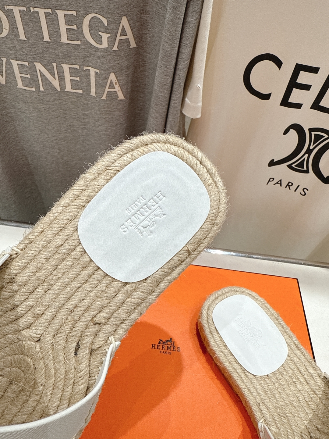 高版本出厂  只有男款
  HERMES*✈️爱马仕H家2025ss最新升级版男款H拖鞋
🇮🇹度假旅游必