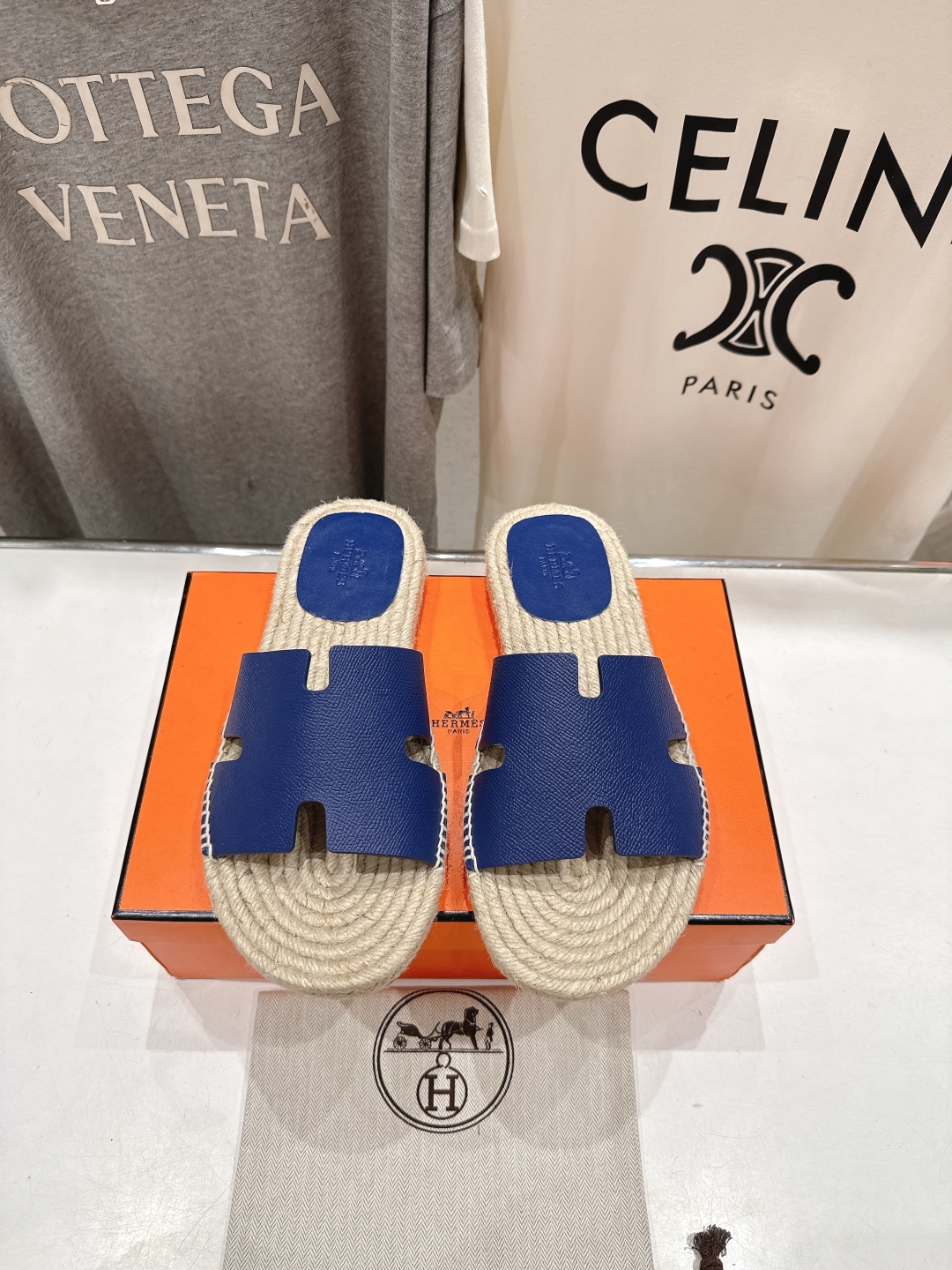 高版本出厂  只有男款
  HERMES*✈️爱马仕H家2025ss最新升级版男款H拖鞋
🇮🇹度假旅游必