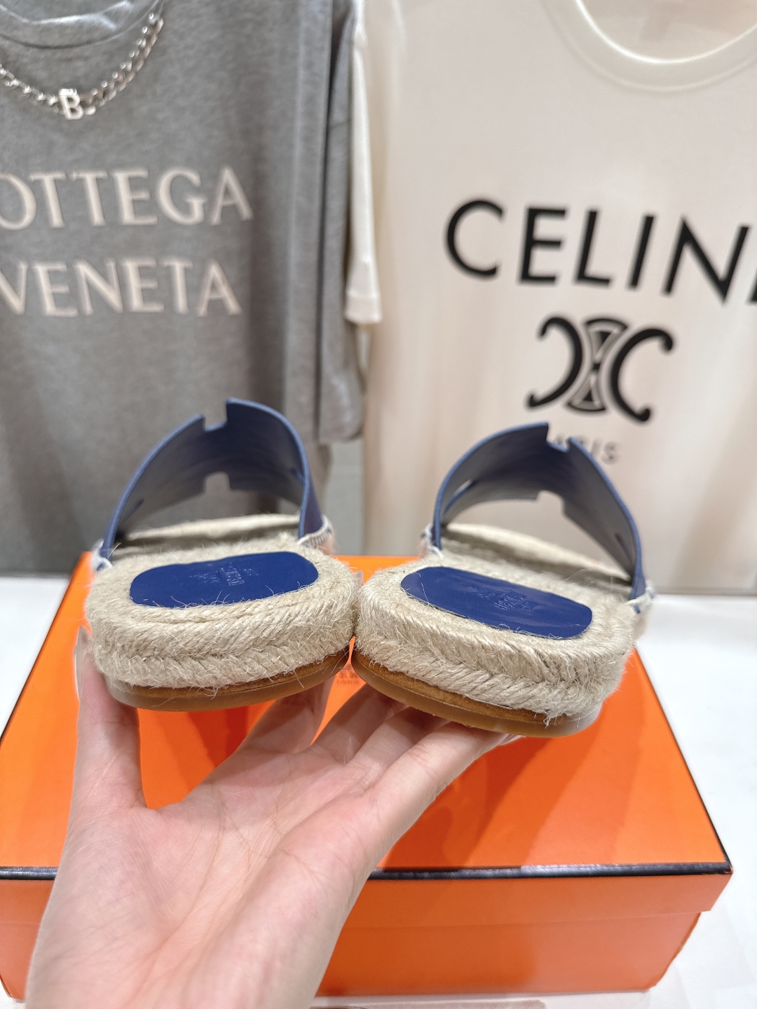 高版本出厂  只有男款
  HERMES*✈️爱马仕H家2025ss最新升级版男款H拖鞋
🇮🇹度假旅游必