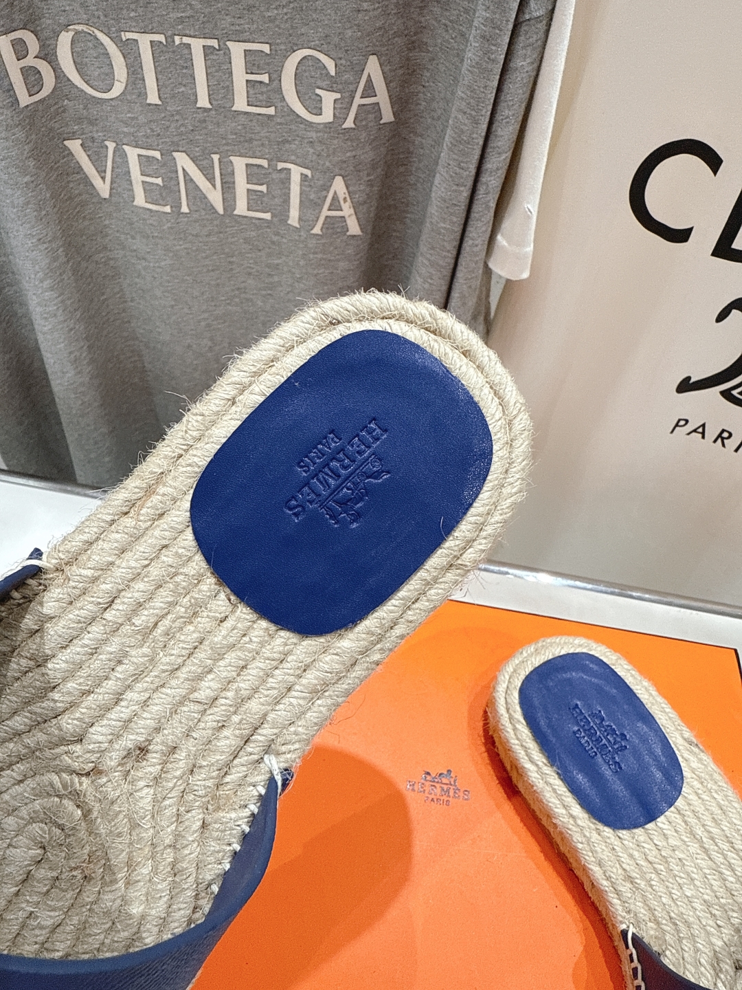 高版本出厂  只有男款
  HERMES*✈️爱马仕H家2025ss最新升级版男款H拖鞋
🇮🇹度假旅游必