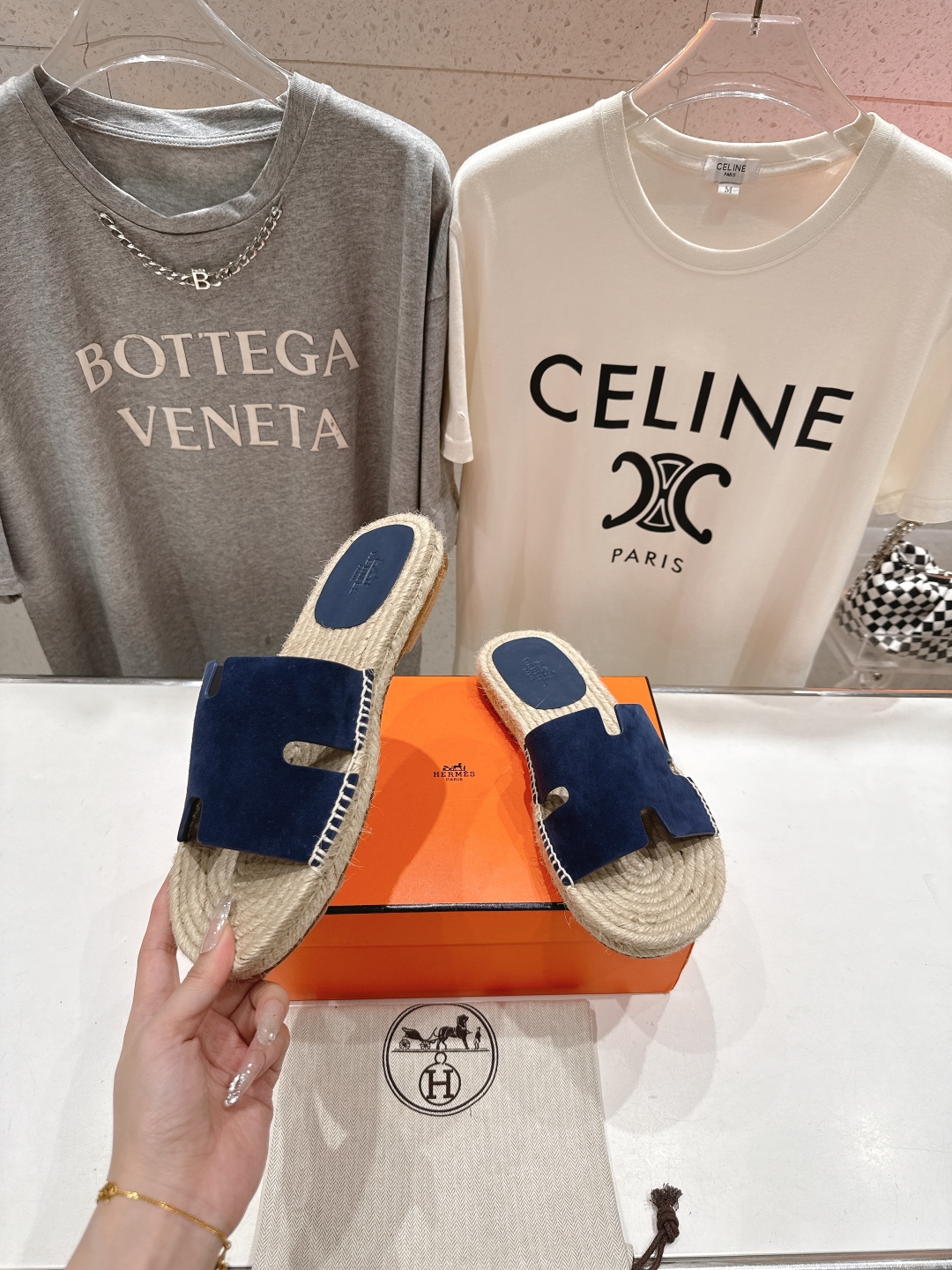 高版本出厂  只有男款
  HERMES*✈️爱马仕H家2025ss最新升级版男款H拖鞋
🇮🇹度假旅游必