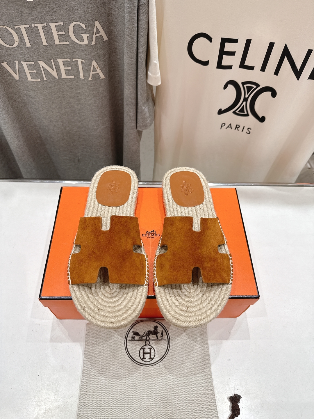 高版本出厂  只有男款
  HERMES*✈️爱马仕H家2025ss最新升级版男款H拖鞋
🇮🇹度假旅游必