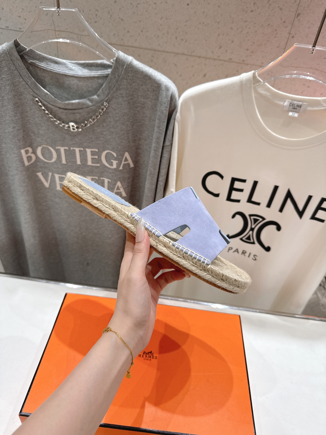 高版本出厂  只有男款
  HERMES*✈️爱马仕H家2025ss最新升级版男款H拖鞋
🇮🇹度假旅游必