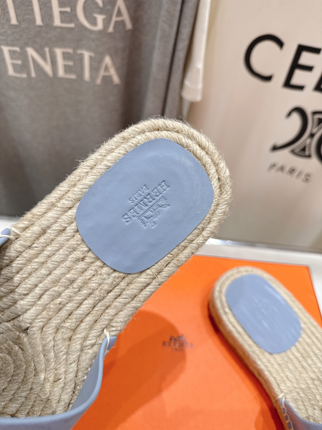 高版本出厂  只有男款
  HERMES*✈️爱马仕H家2025ss最新升级版男款H拖鞋
🇮🇹度假旅游必