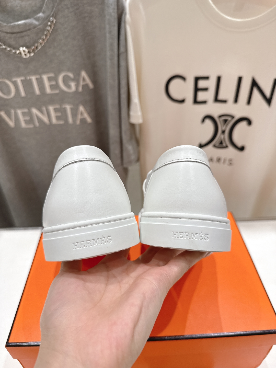 高版本出厂  
   Hermes/爱马仕H家25ss新款流苏休闲鞋乐福鞋
经典休闲风格+H家经典五金扣