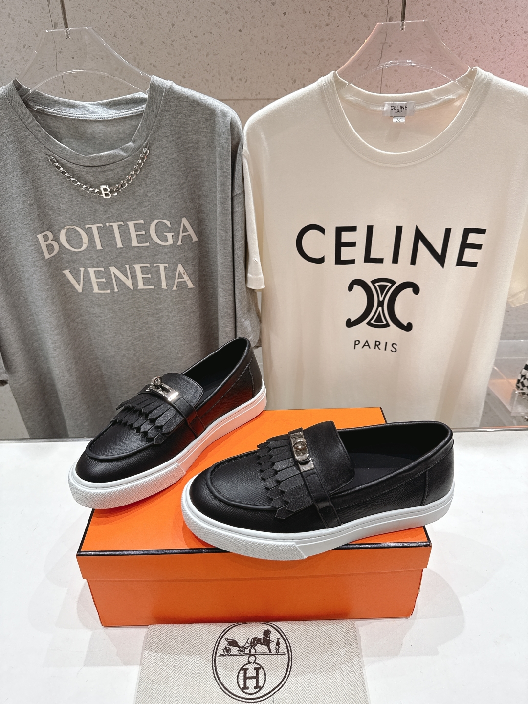 高版本出厂  
   Hermes/爱马仕H家25ss新款流苏休闲鞋乐福鞋
经典休闲风格+H家经典五金扣
