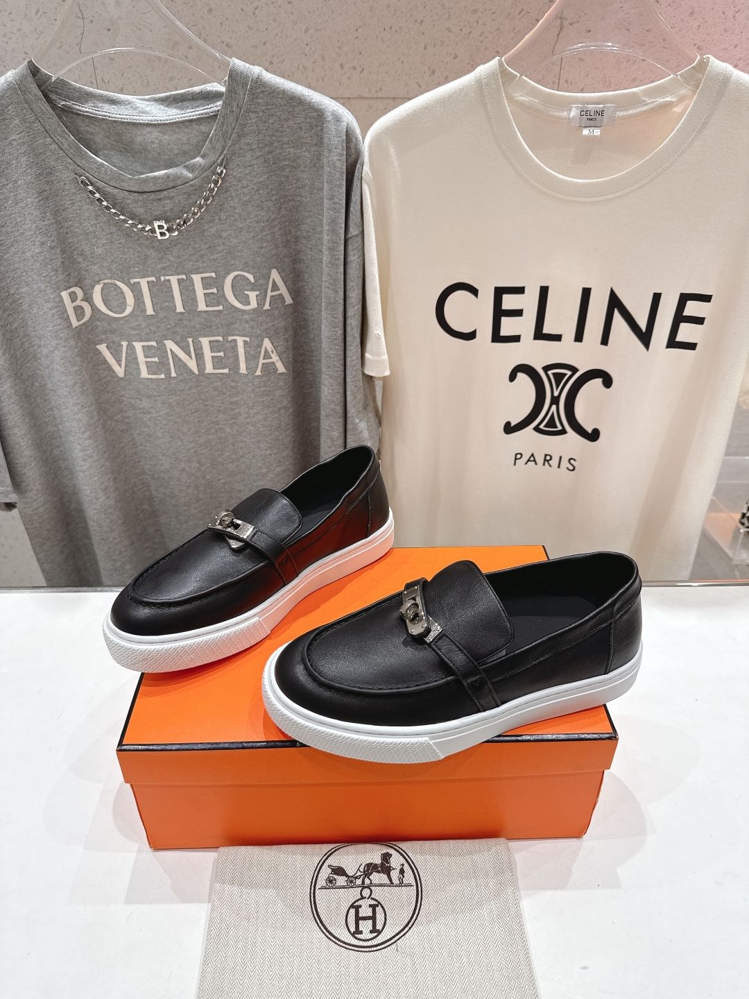 高版本出厂  男码+10
   Hermes/爱马仕H家25ss新款情侣休闲鞋乐福鞋
经典休闲风格+H家