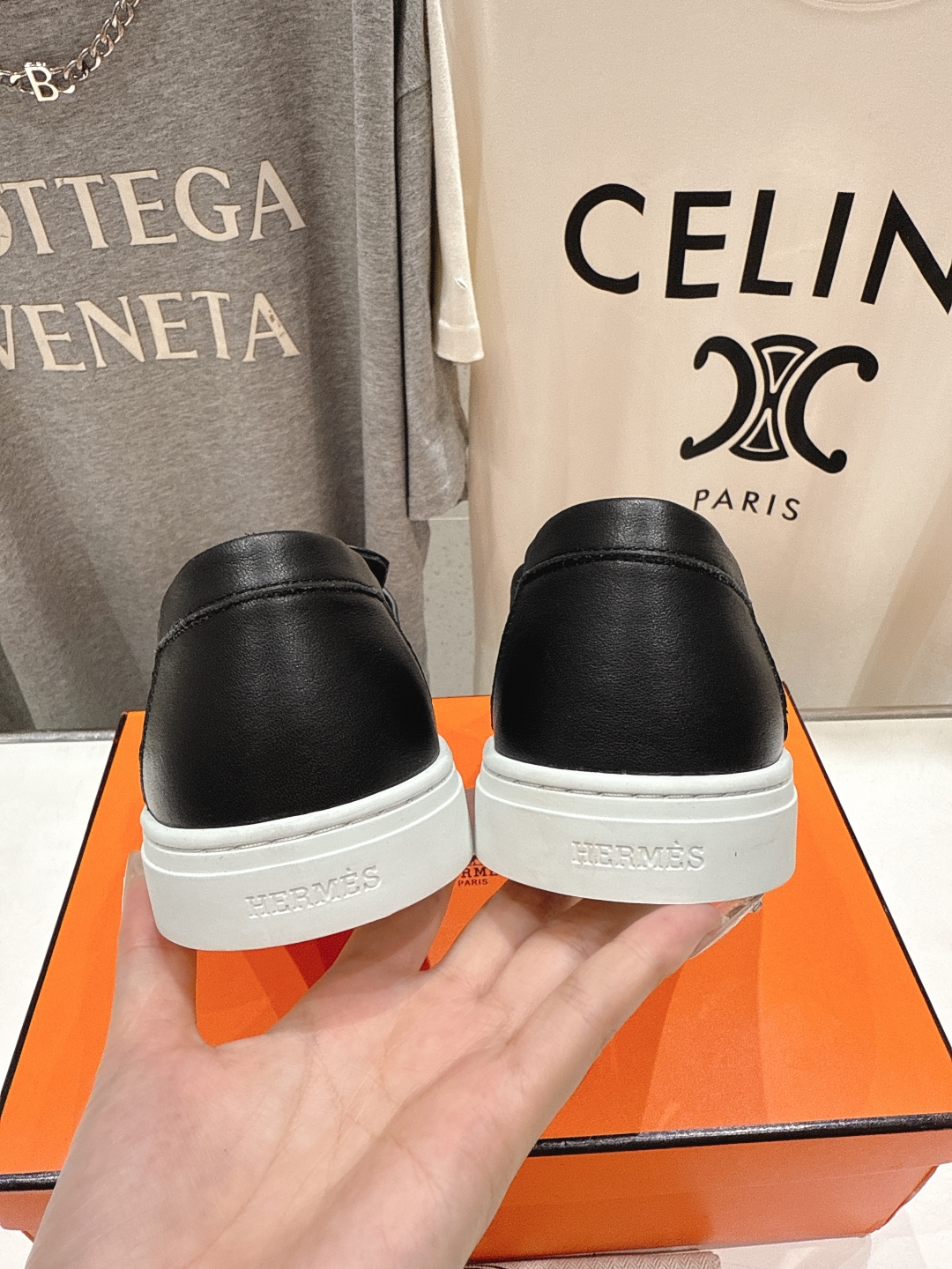 高版本出厂  男码+10
   Hermes/爱马仕H家25ss新款情侣休闲鞋乐福鞋
经典休闲风格+H家