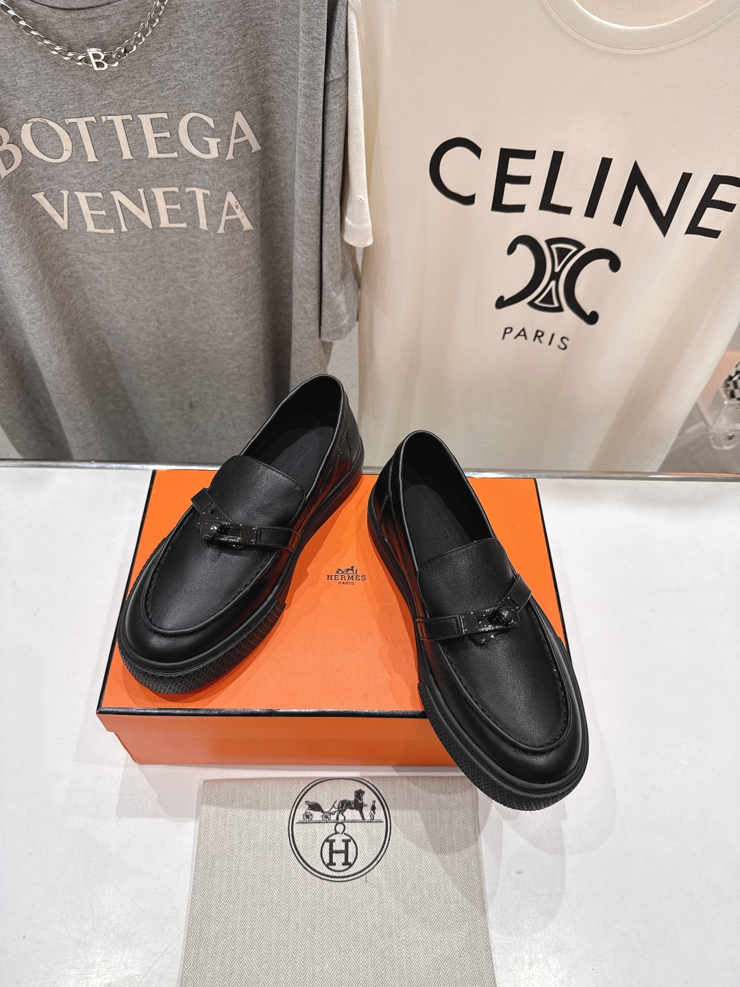 高版本出厂  男码+10
   Hermes/爱马仕H家25ss新款情侣休闲鞋乐福鞋
经典休闲风格+H家