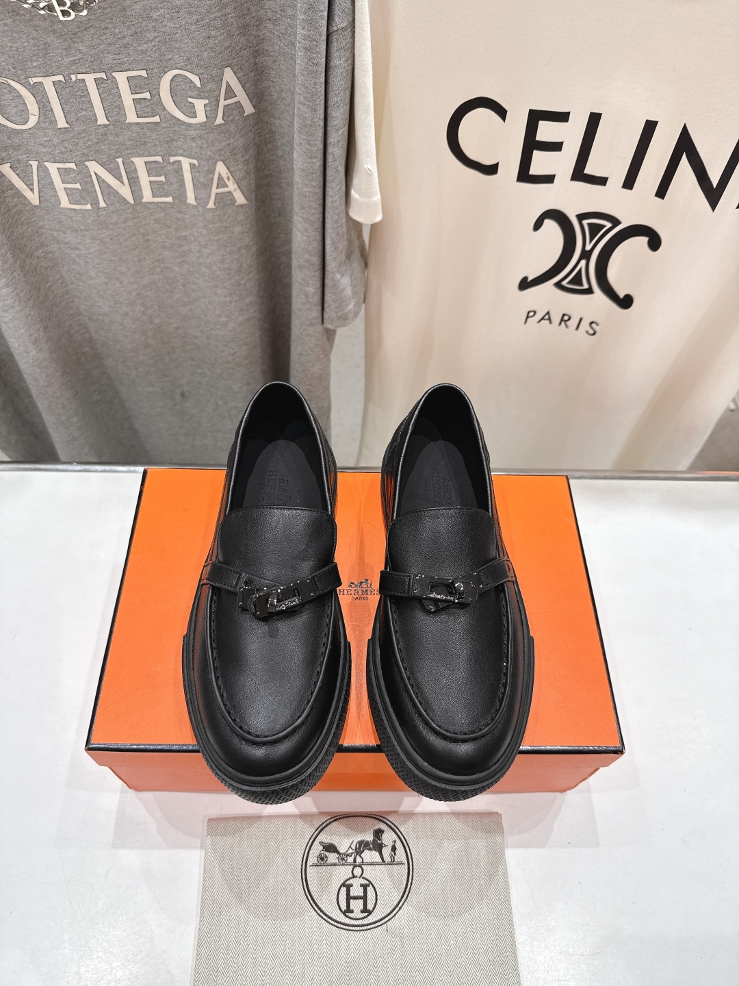 高版本出厂  男码+10
   Hermes/爱马仕H家25ss新款情侣休闲鞋乐福鞋
经典休闲风格+H家