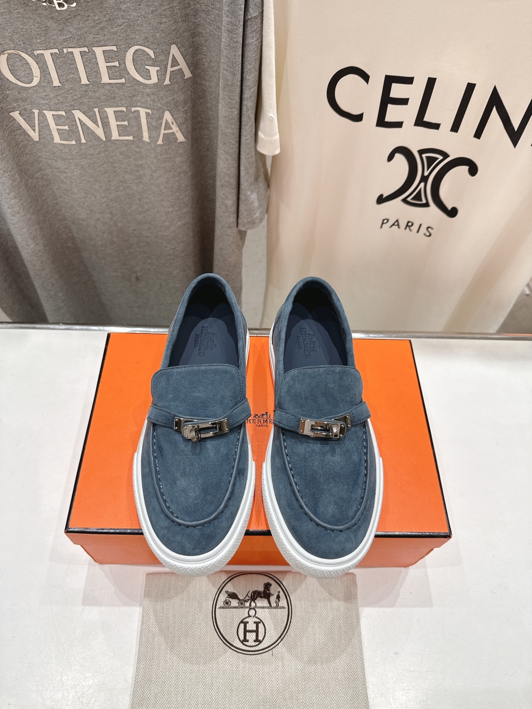 高版本出厂  男码+10
   Hermes/爱马仕H家25ss新款情侣休闲鞋乐福鞋
经典休闲风格+H家