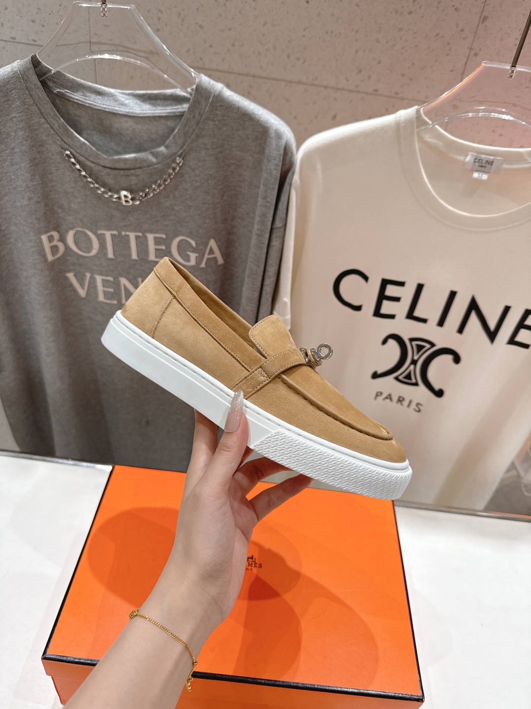 高版本出厂  男码+10
   Hermes/爱马仕H家25ss新款情侣休闲鞋乐福鞋
经典休闲风格+H家