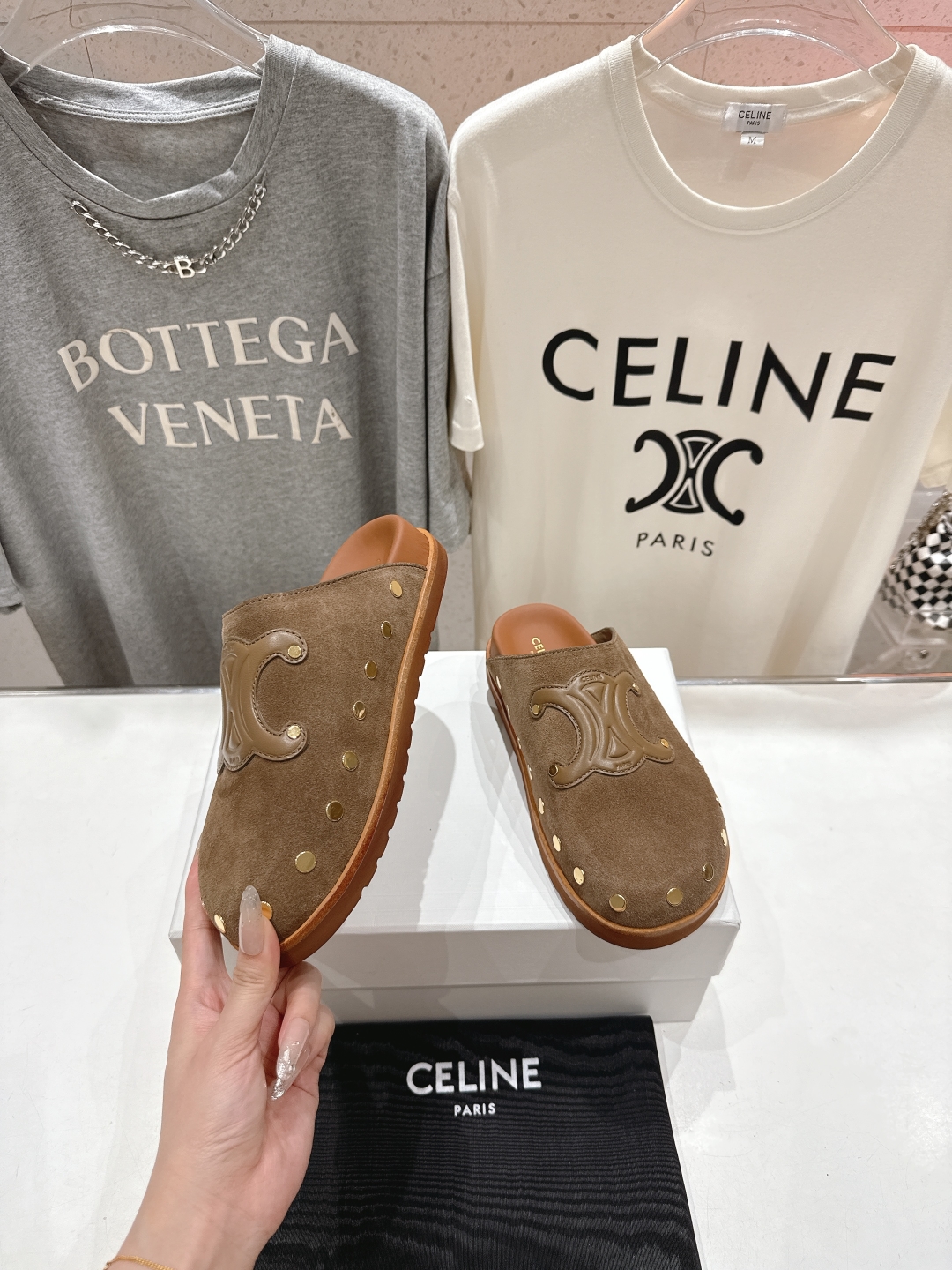 高版本出厂
 Celine*塞琳2025ss春夏新款勃肯复古半包拖鞋高级感十足
网红ins种草神器、非常
