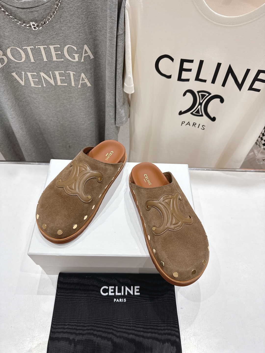 高版本出厂
 Celine*塞琳2025ss春夏新款勃肯复古半包拖鞋高级感十足
网红ins种草神器、非常