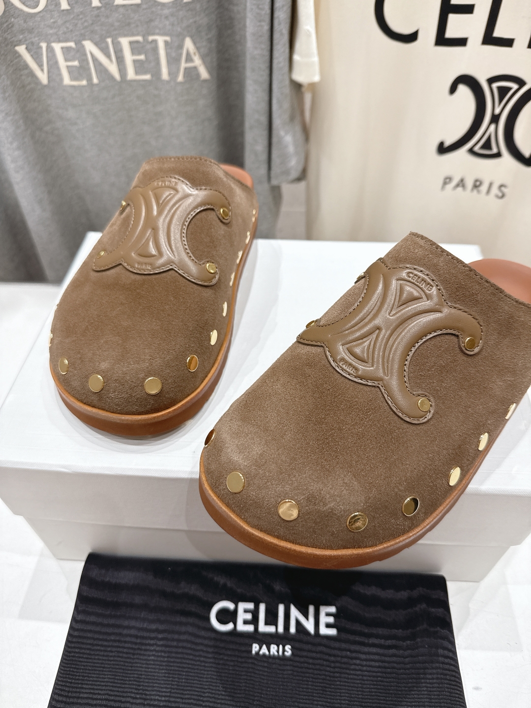 高版本出厂
 Celine*塞琳2025ss春夏新款勃肯复古半包拖鞋高级感十足
网红ins种草神器、非常