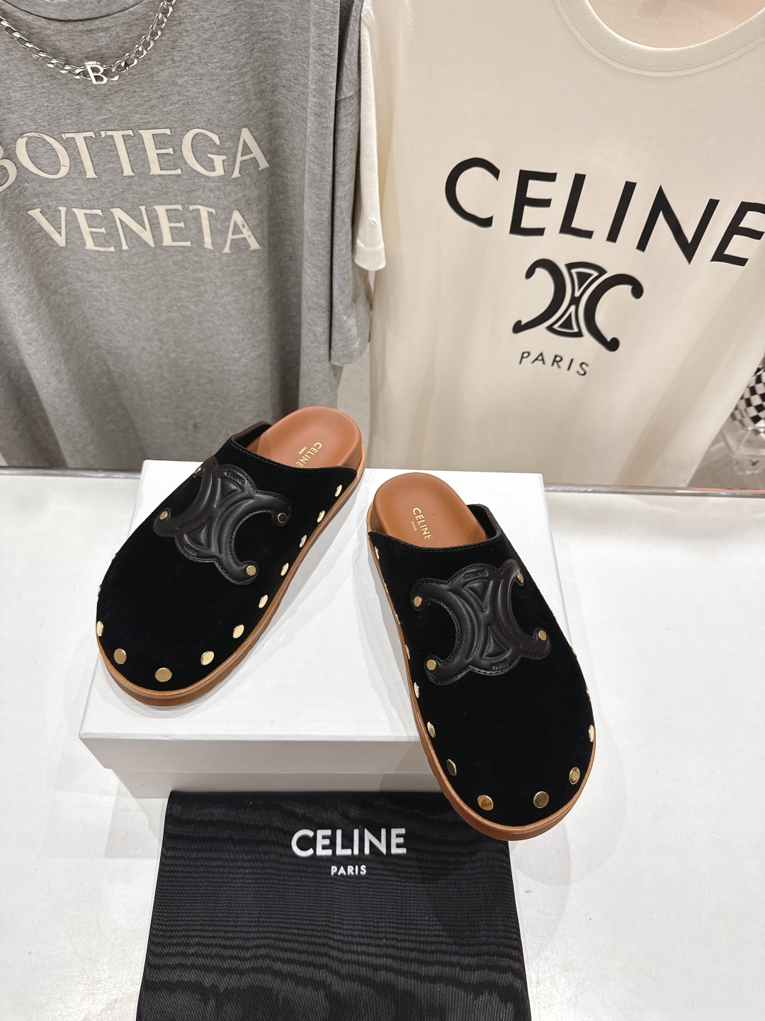 高版本出厂
 Celine*塞琳2025ss春夏新款勃肯复古半包拖鞋高级感十足
网红ins种草神器、非常
