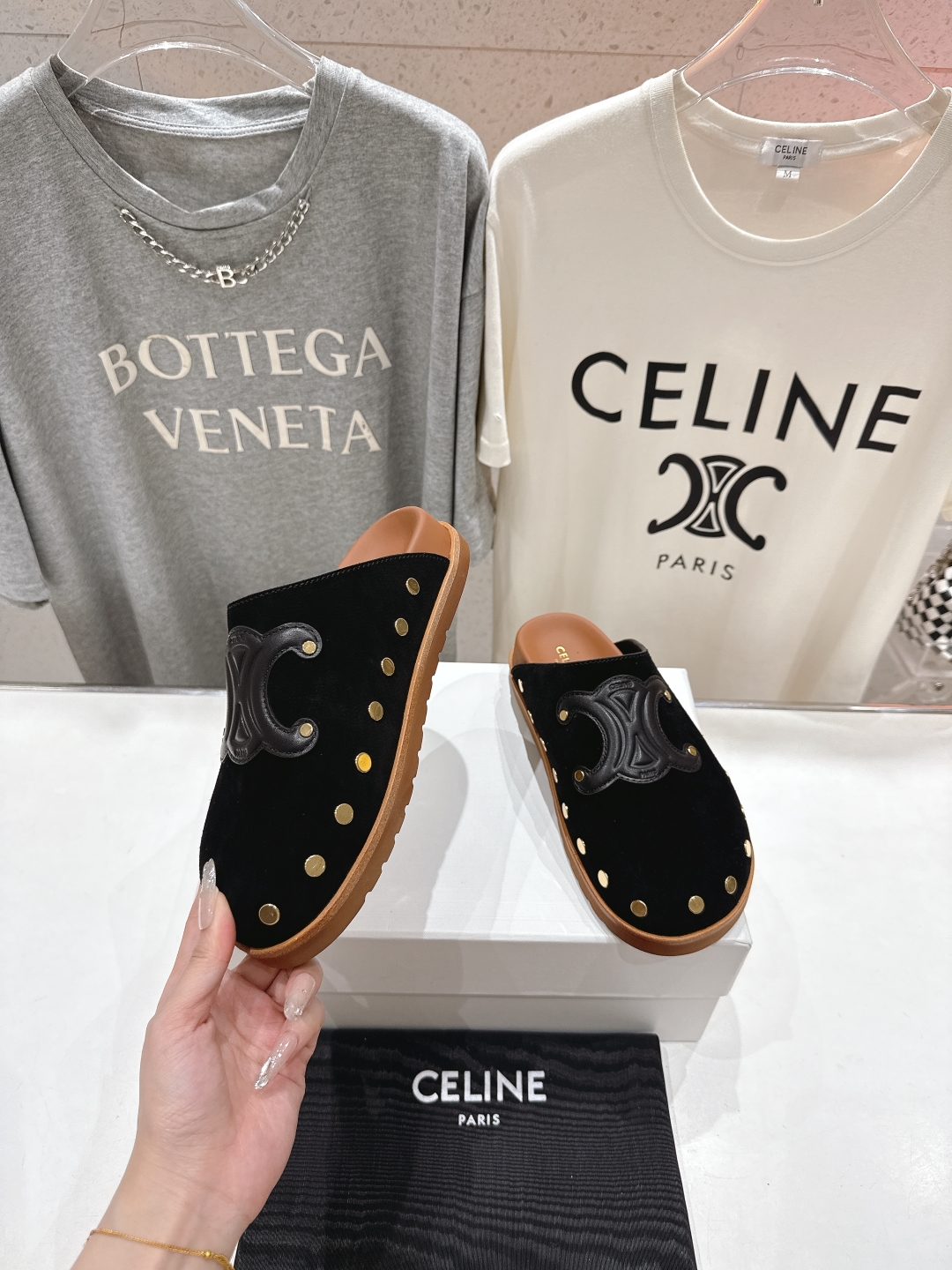 高版本出厂
 Celine*塞琳2025ss春夏新款勃肯复古半包拖鞋高级感十足
网红ins种草神器、非常