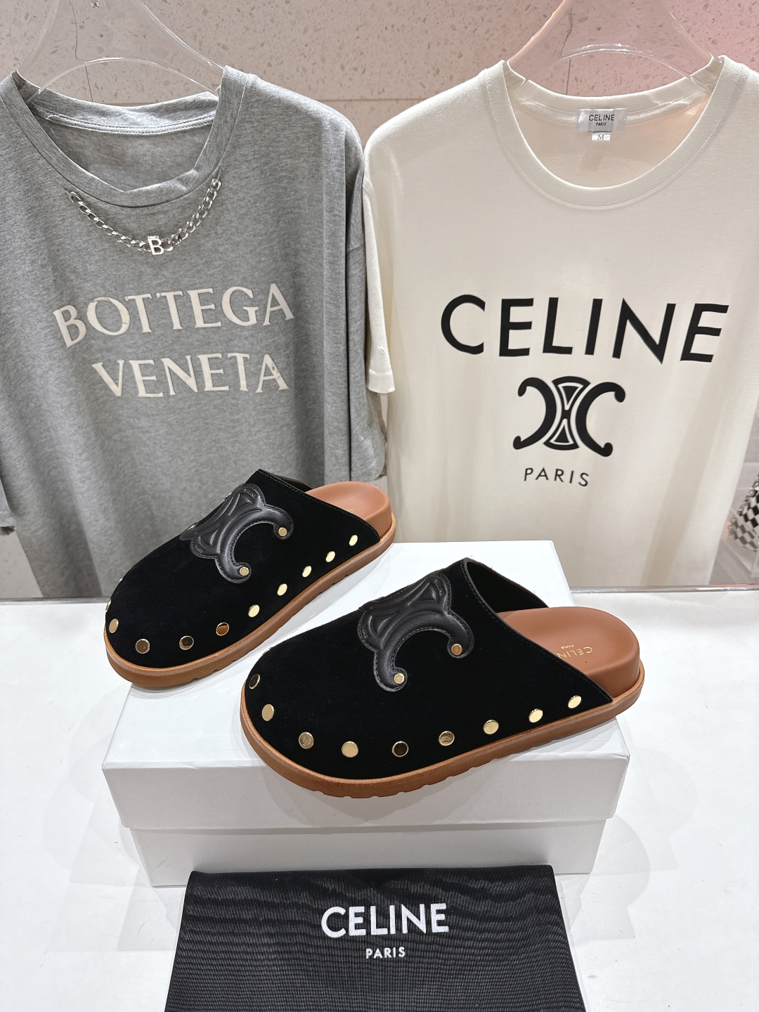 高版本出厂
 Celine*塞琳2025ss春夏新款勃肯复古半包拖鞋高级感十足
网红ins种草神器、非常