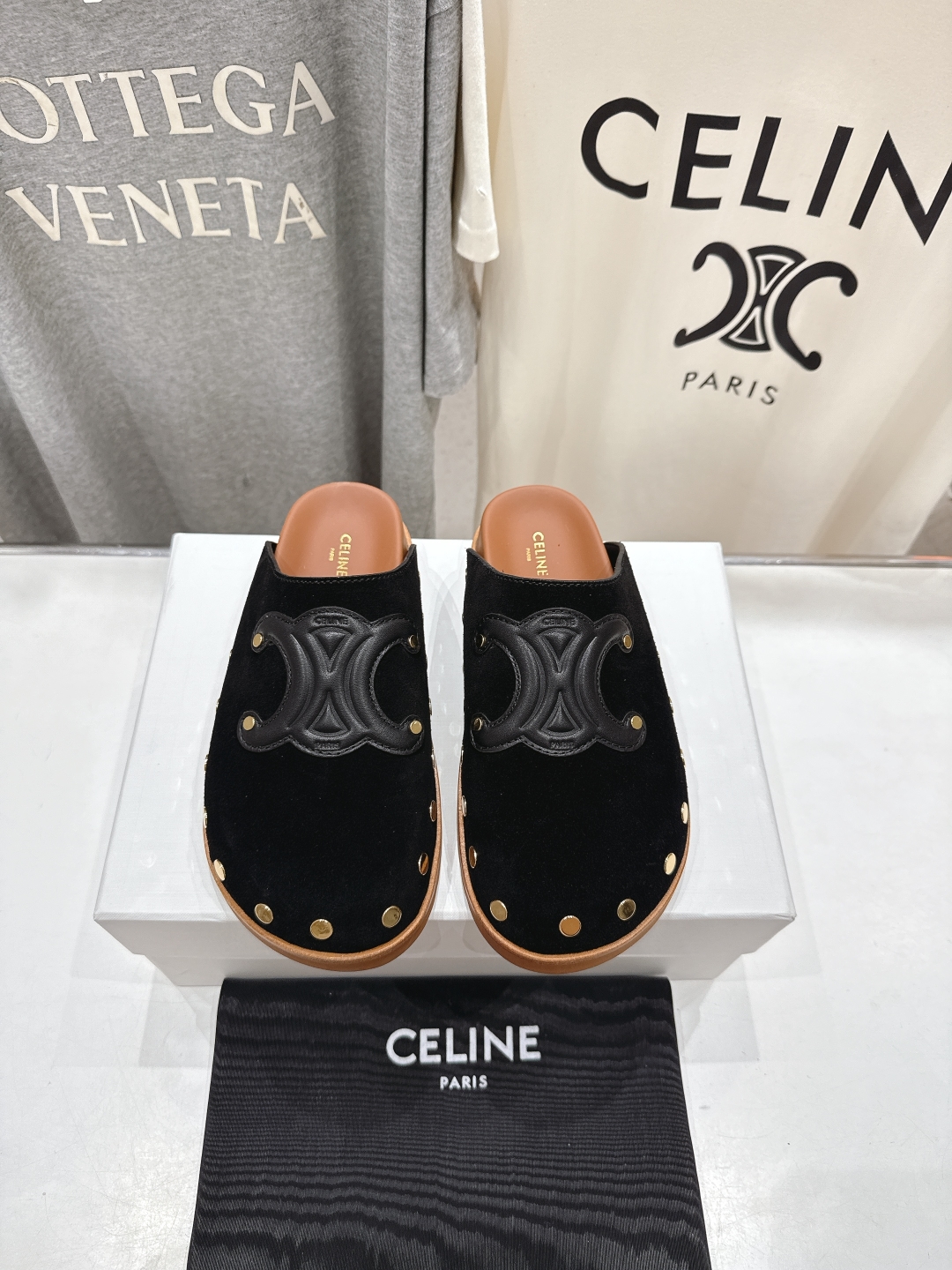 高版本出厂
 Celine*塞琳2025ss春夏新款勃肯复古半包拖鞋高级感十足
网红ins种草神器、非常