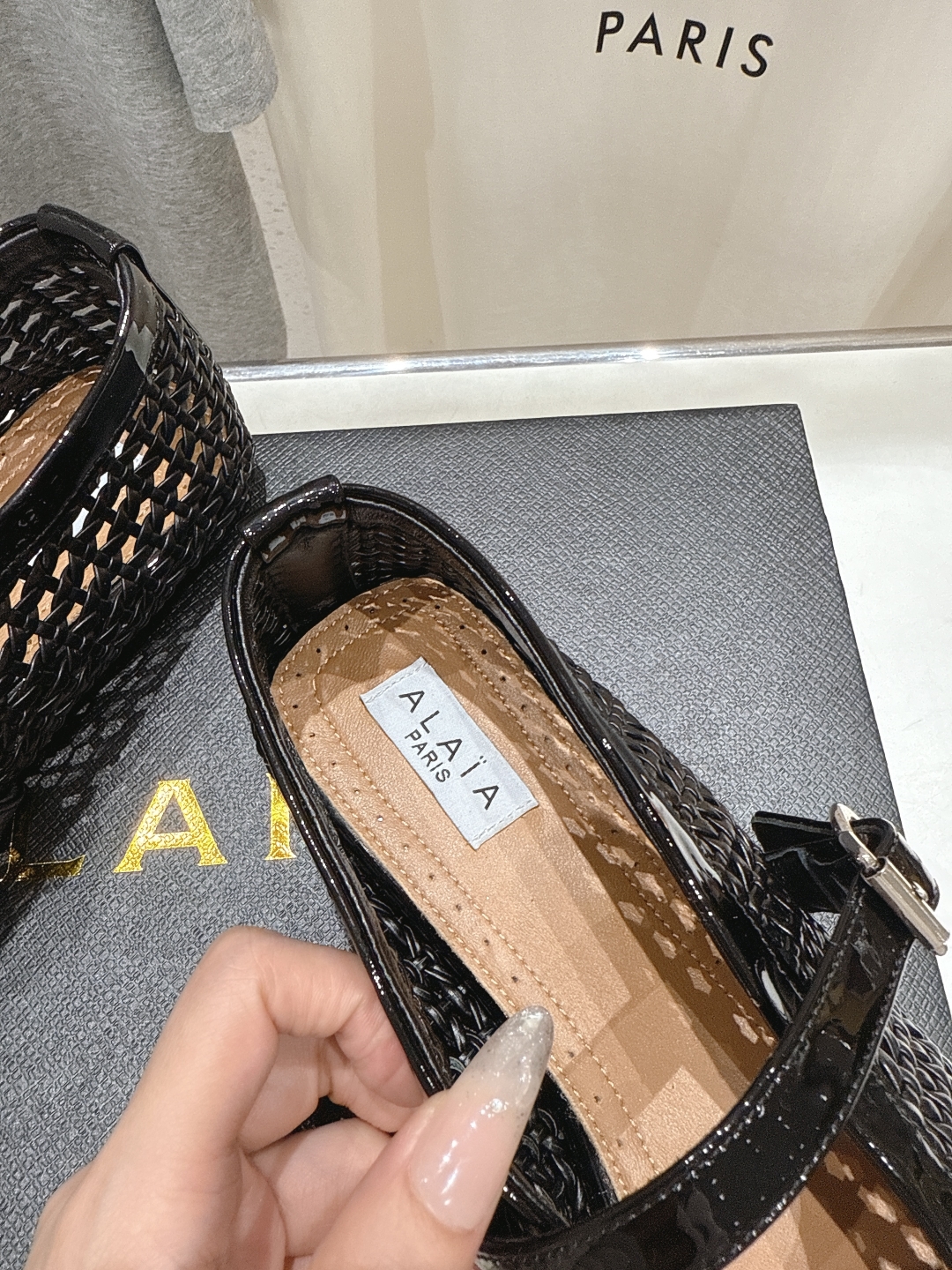 高版本出厂
 独家新品 Alaia 阿莱亚25ss/ 走秀款平底网面鞋芭蕾舞鞋 最近超火的一款平底鞋


