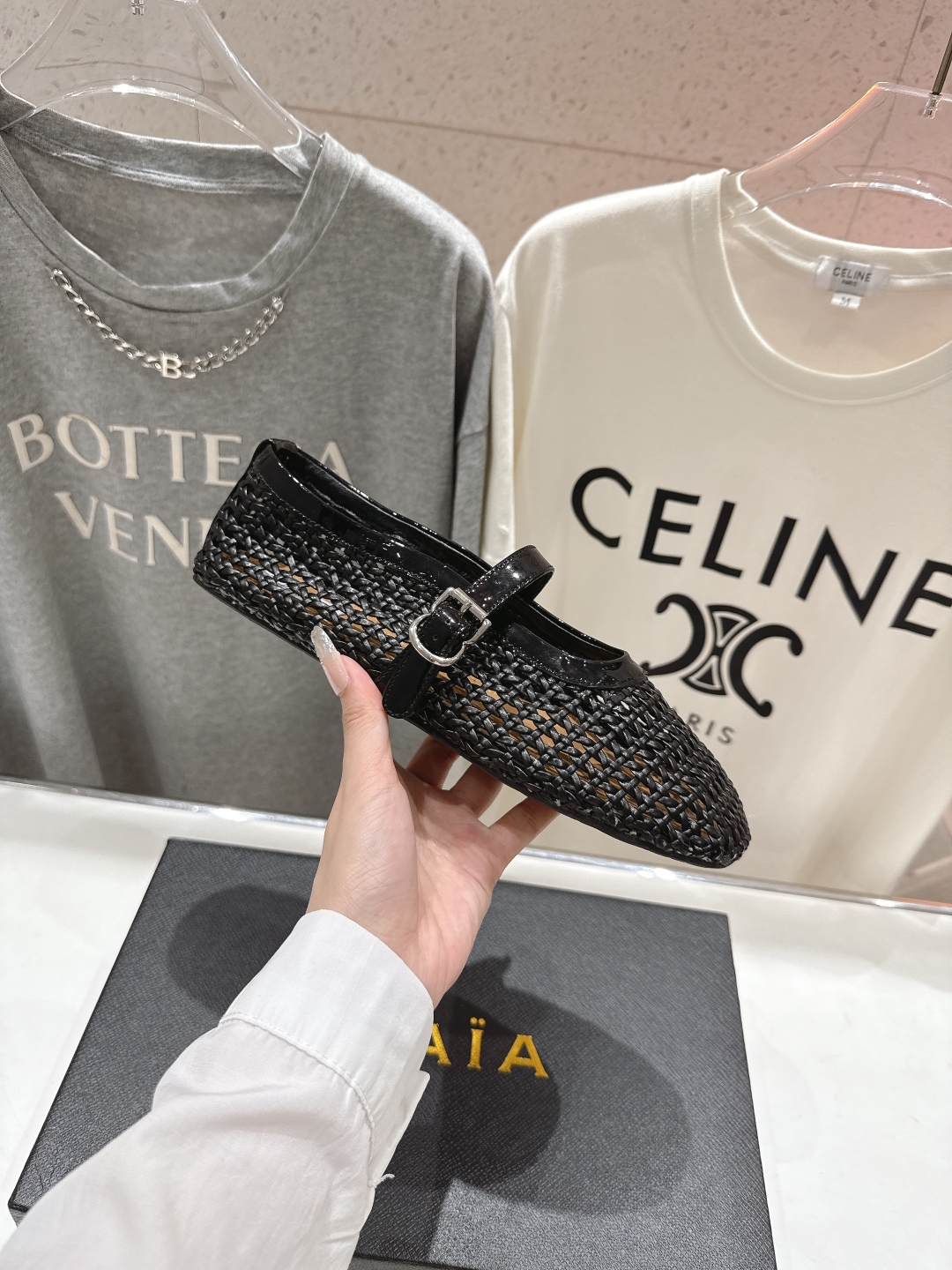高版本出厂
 独家新品 Alaia 阿莱亚25ss/ 走秀款平底网面鞋芭蕾舞鞋 最近超火的一款平底鞋

