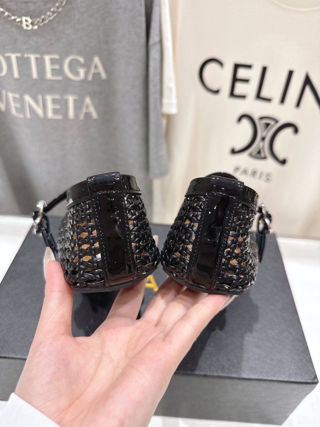 高版本出厂
 独家新品 Alaia 阿莱亚25ss/ 走秀款平底网面鞋芭蕾舞鞋 最近超火的一款平底鞋

