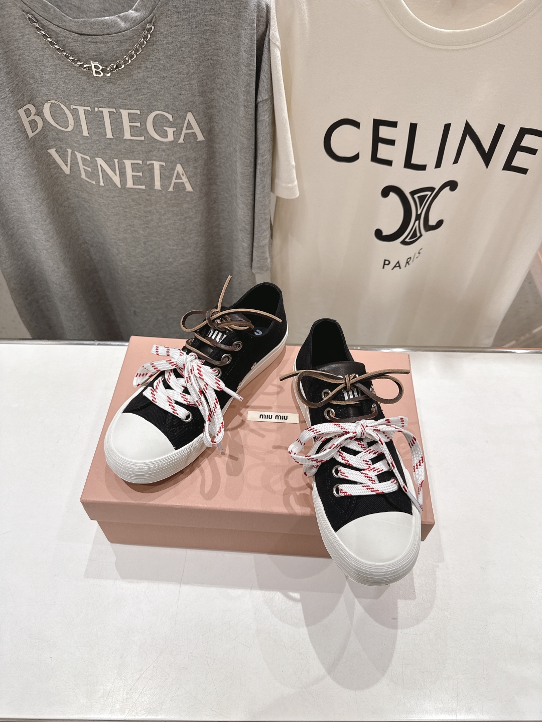高版本出厂
  MiuMiu*繆繆25ss new arrival～miu家2025ss走秀款系带帆布鞋