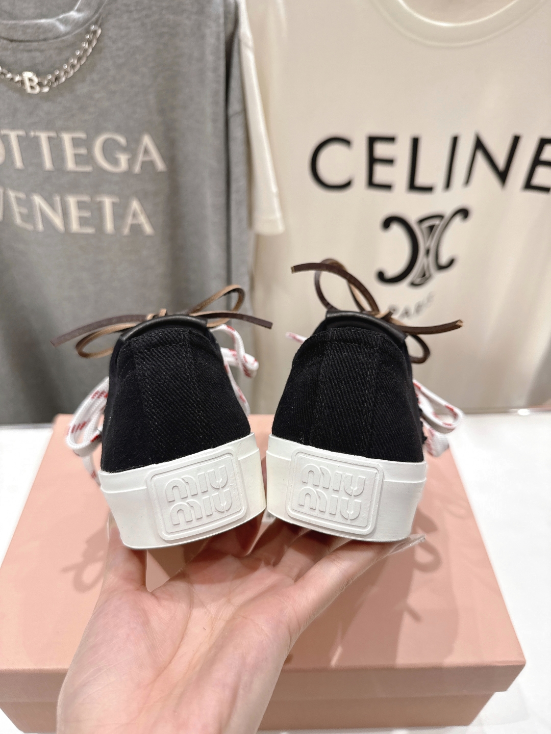 高版本出厂
  MiuMiu*繆繆25ss new arrival～miu家2025ss走秀款系带帆布鞋