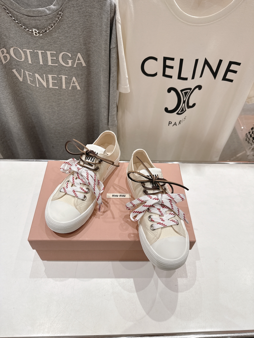 高版本出厂
  MiuMiu*繆繆25ss new arrival～miu家2025ss走秀款系带帆布鞋