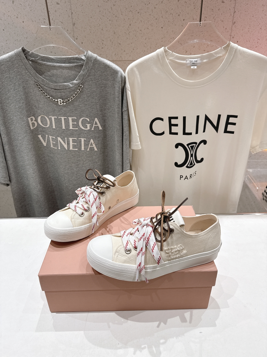 高版本出厂
  MiuMiu*繆繆25ss new arrival～miu家2025ss走秀款系带帆布鞋